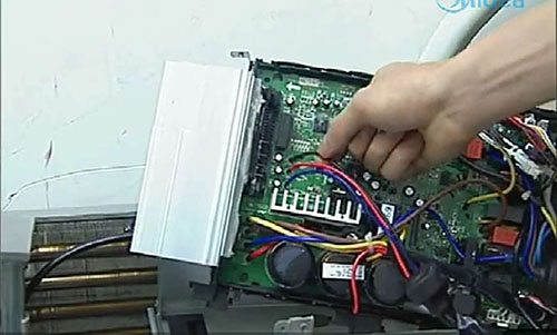 川汇美的空调电话是多少